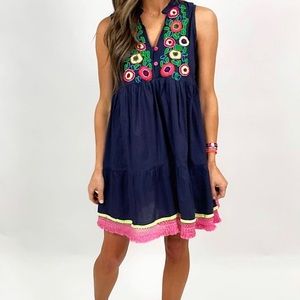 Stitched detailed shoulder-less dress